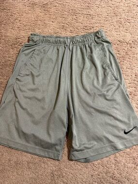 Nike Dri Fit Men’s Shorts Green Size S Basketball Gym Running Active Athletic